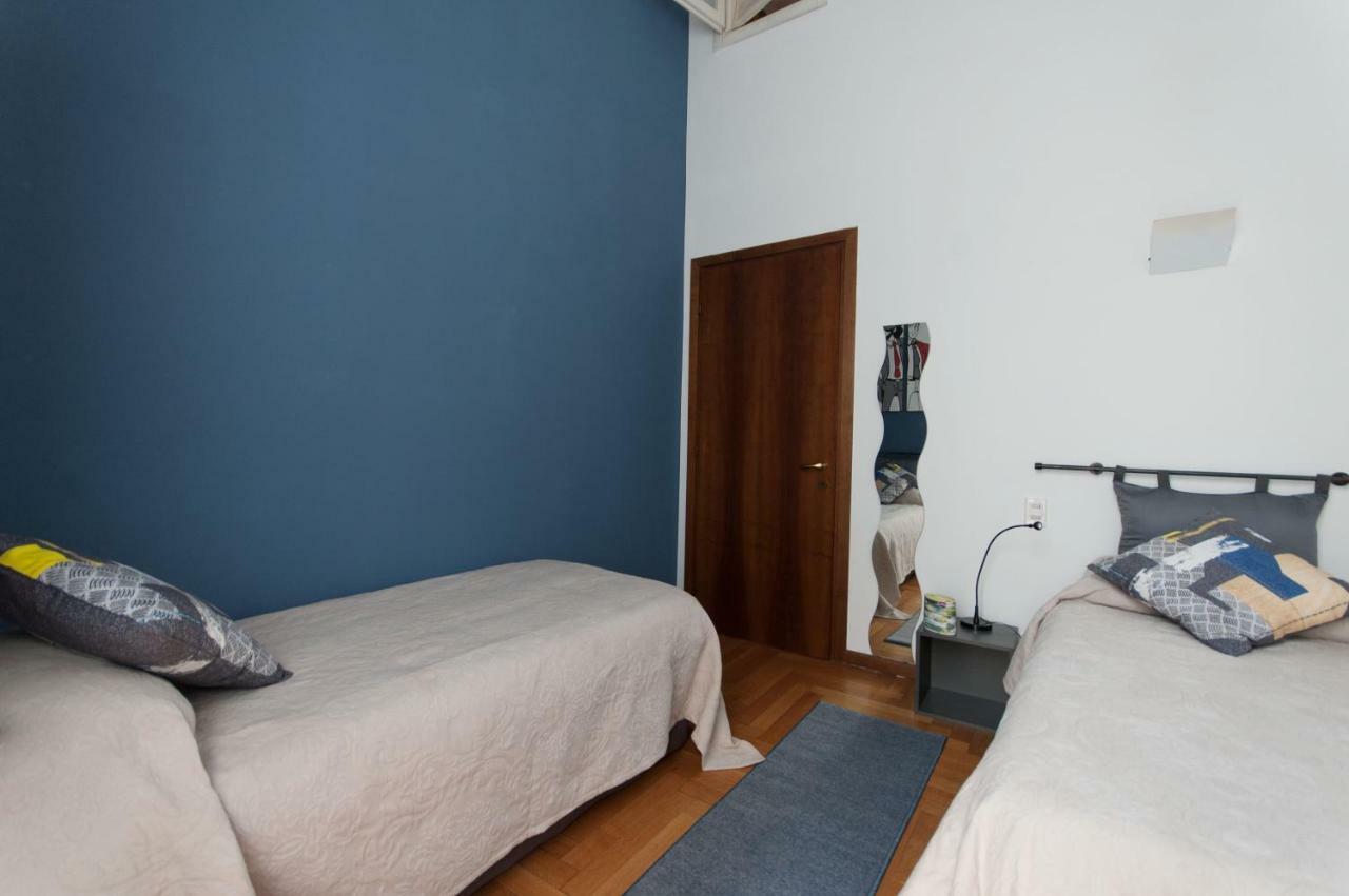 Fancy Blue Duomo Duplex Apartement มิลาน ภายนอก รูปภาพ